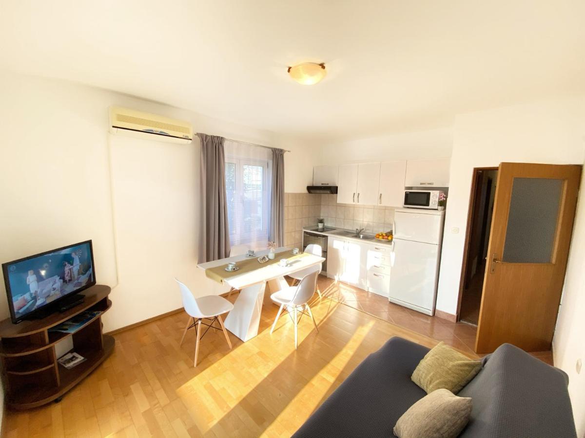 Apartments Saric Biograd Na Moru Ngoại thất bức ảnh