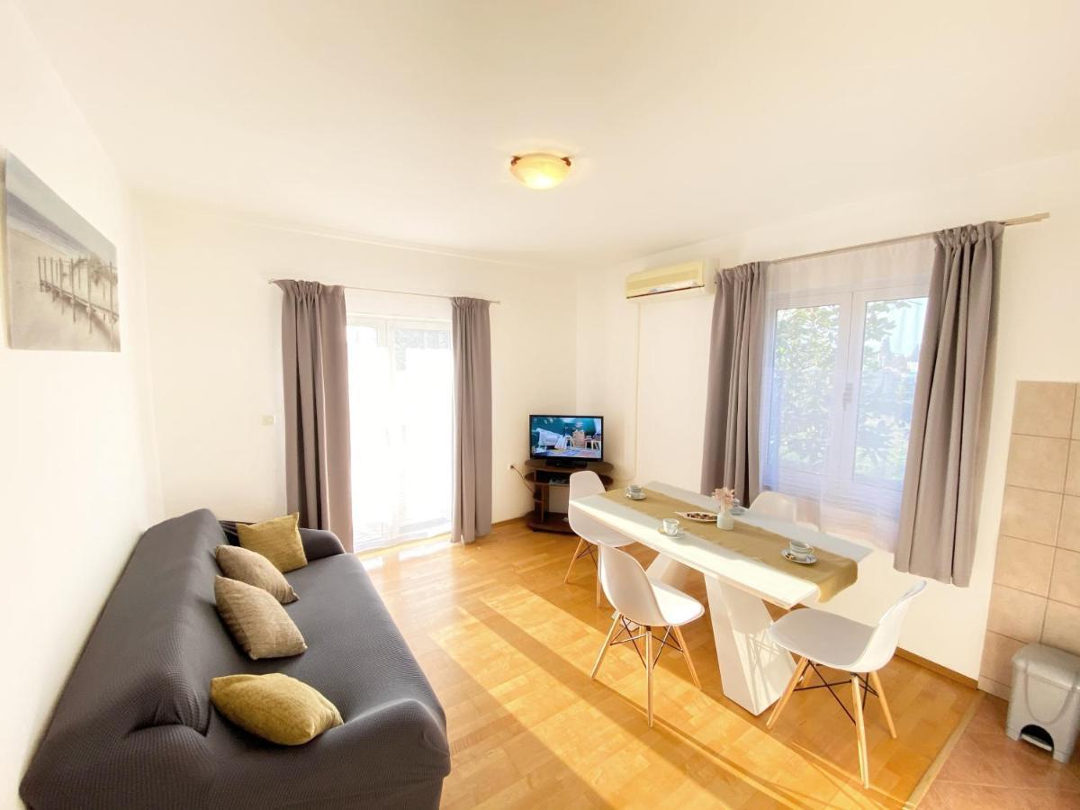 Apartments Saric Biograd Na Moru Ngoại thất bức ảnh
