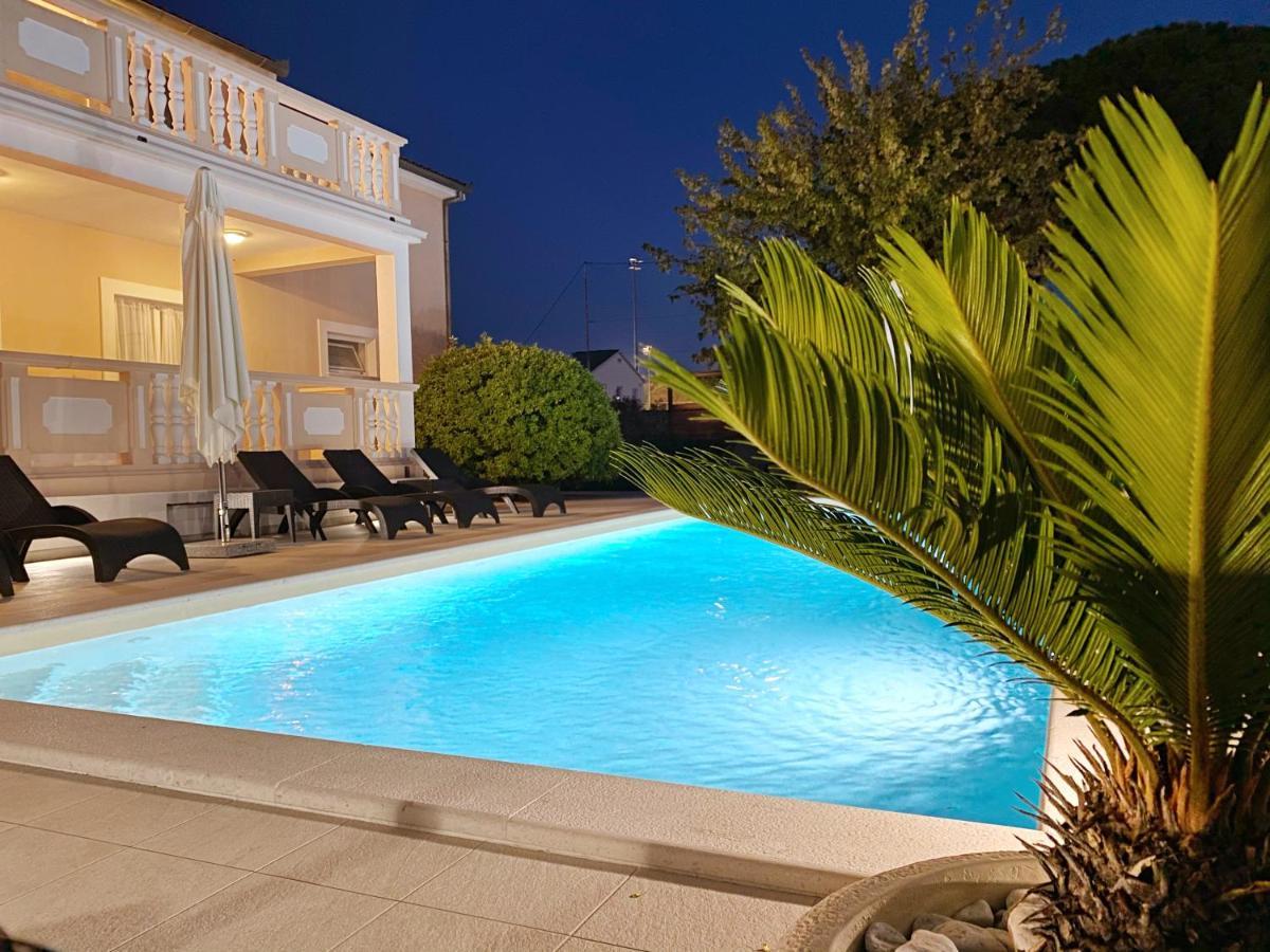 Apartments Saric Biograd Na Moru Ngoại thất bức ảnh