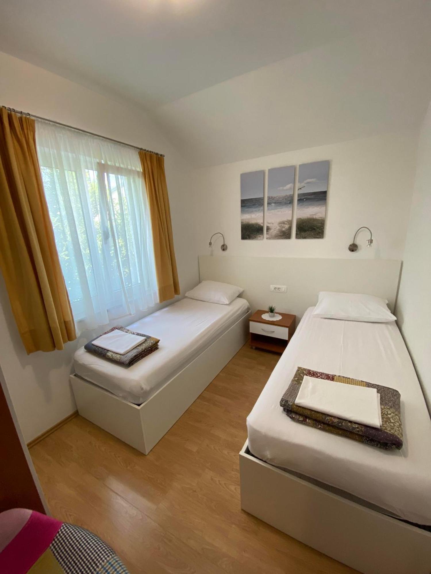 Apartments Saric Biograd Na Moru Ngoại thất bức ảnh