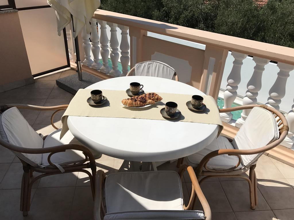 Apartments Saric Biograd Na Moru Ngoại thất bức ảnh